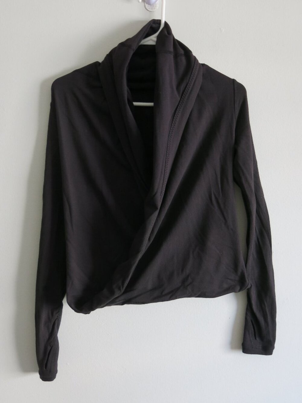 Ivivva by Lululemon Girls Activewear Black Shrug Wrap Sweater **NO SIZE TAG**